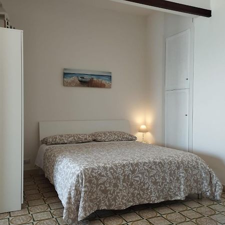Apartamento La Terrazza Sul Tirreno Nettuno Exterior foto