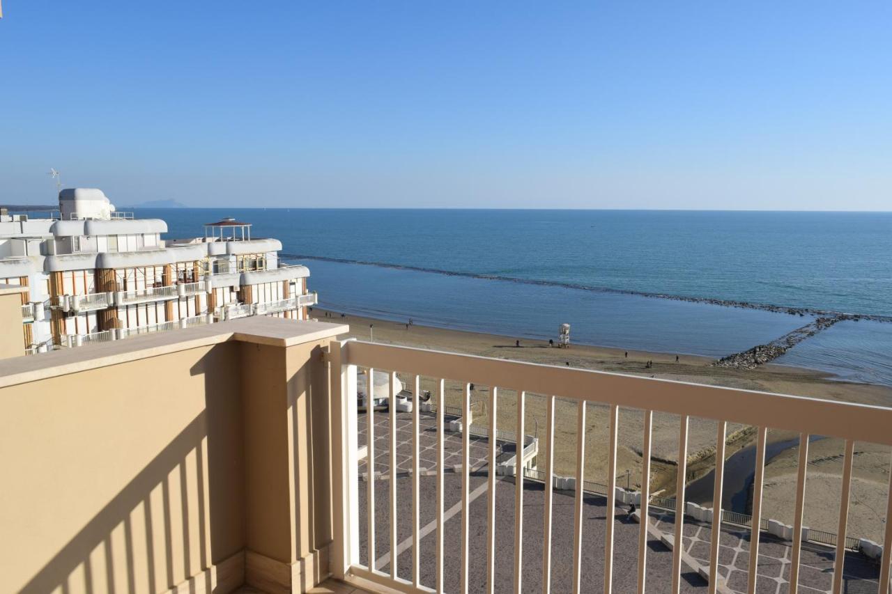 Apartamento La Terrazza Sul Tirreno Nettuno Exterior foto