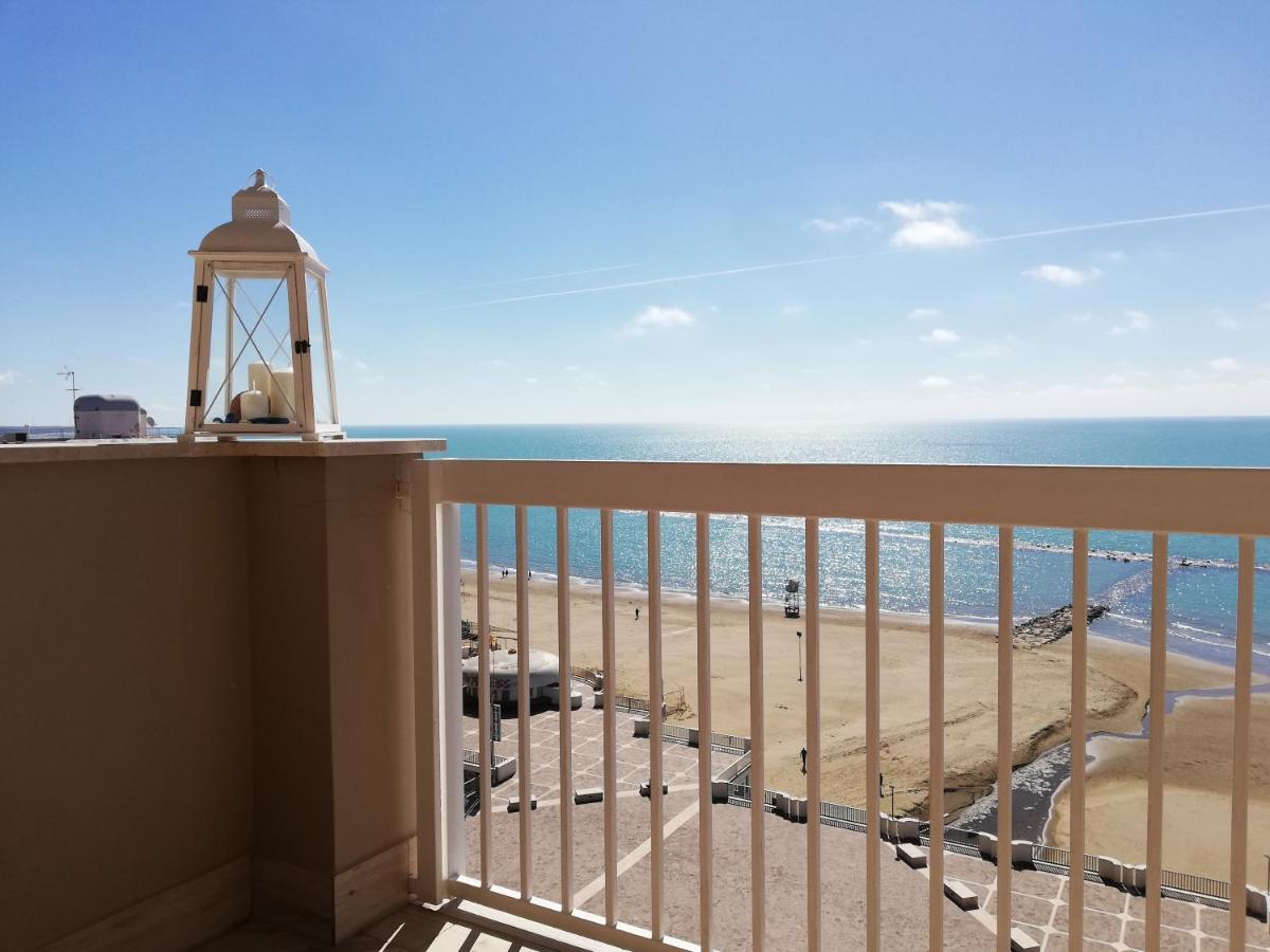 Apartamento La Terrazza Sul Tirreno Nettuno Exterior foto
